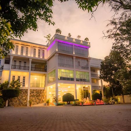 Hotel Royal Reach Udawalawe Exterior foto
