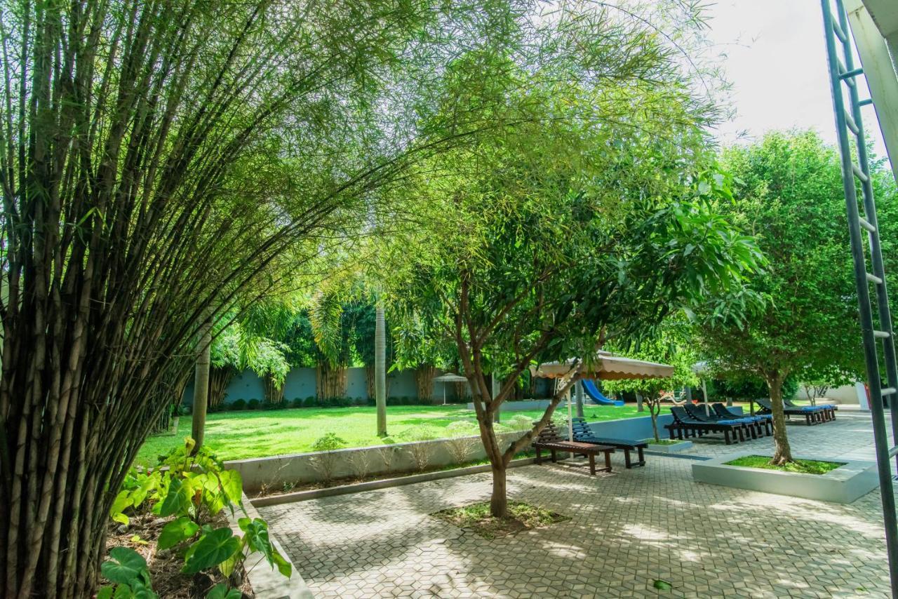 Hotel Royal Reach Udawalawe Exterior foto