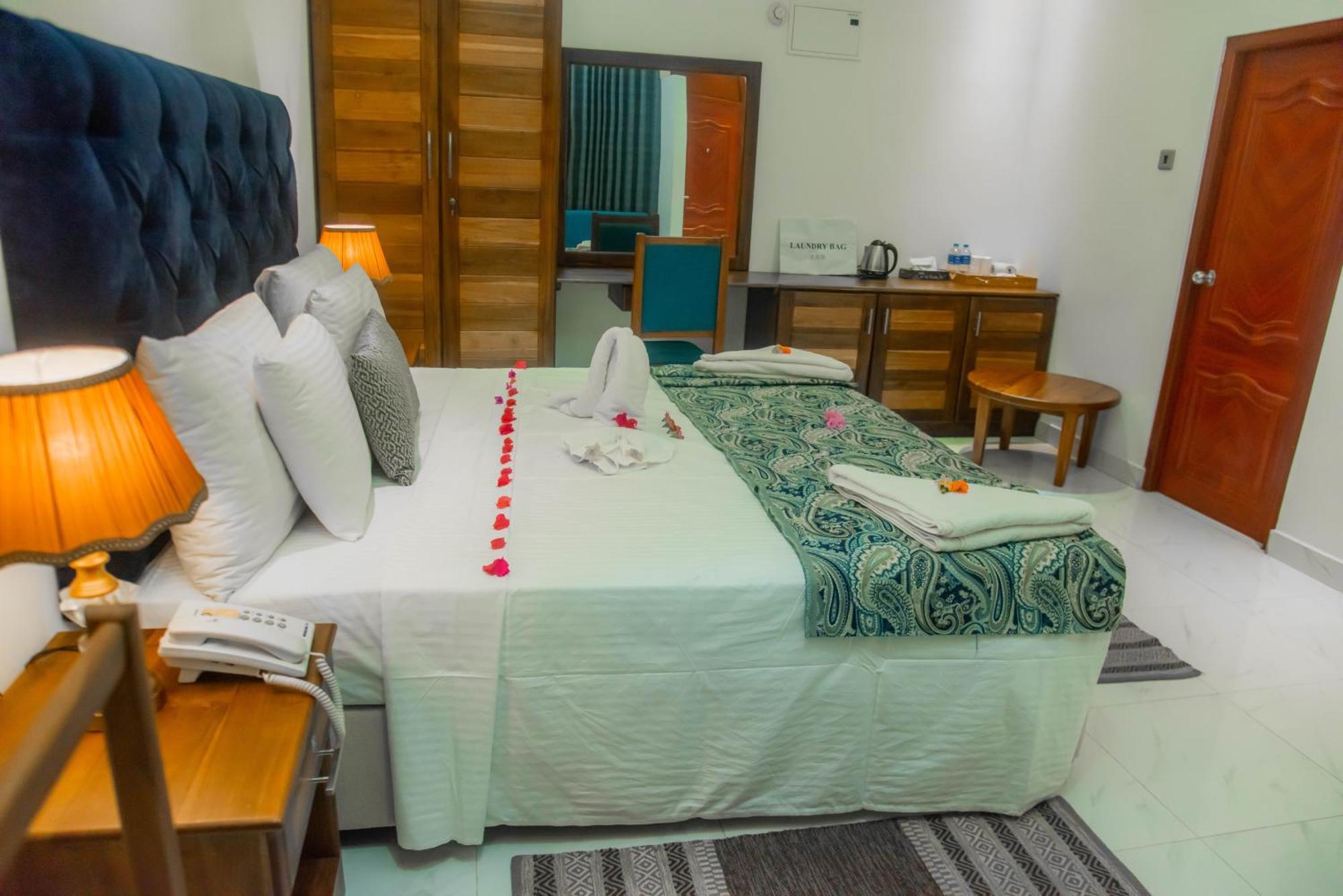 Hotel Royal Reach Udawalawe Habitación foto